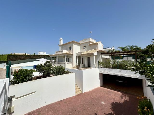 Vivenda venda em Albufeira e Olhos de Água, Albufeira