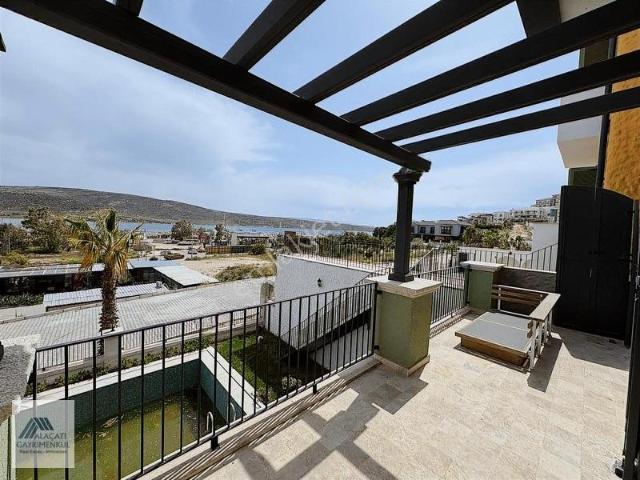 Çeşme, İzmir içerisinde satılık Residence
