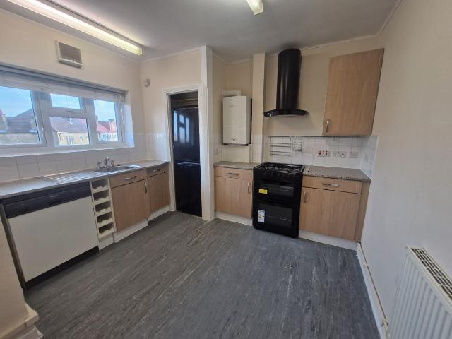 Apartment for rent in Newbury Park, Greater London