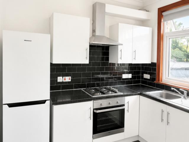 Apartment for rent in Seven Kings, Greater London