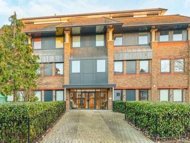 House for sale in Bushey