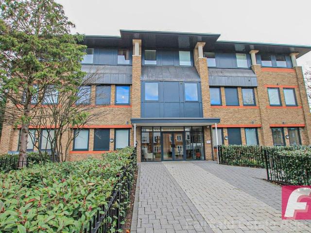 Apartment for rent in Connaught Park, Bushey