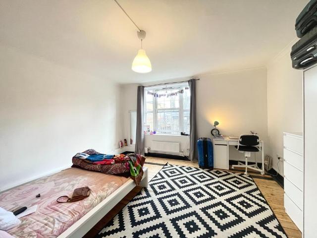 House for rent in Somers Town, Greater London