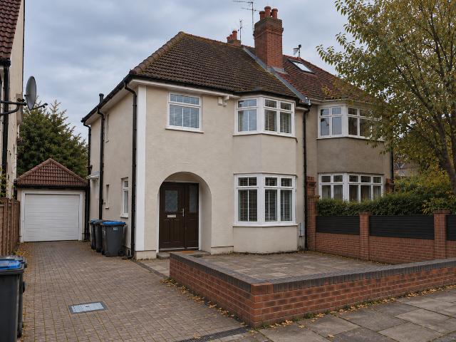 House for rent in Dollis Hill, Greater London