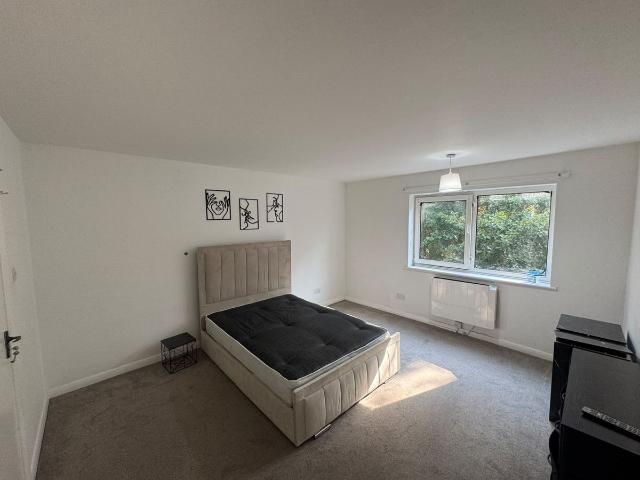 Apartment for rent in Denham