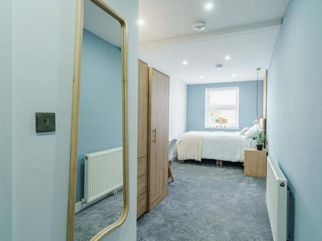 Room for rent in West Town, Peterborough