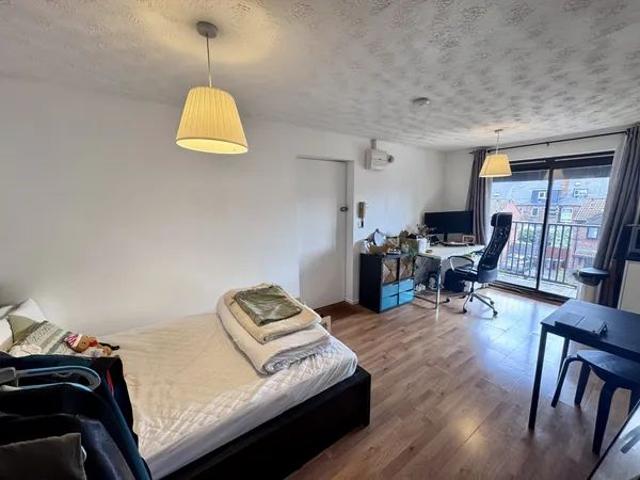 Studio for rent in Haddon, East Midlands