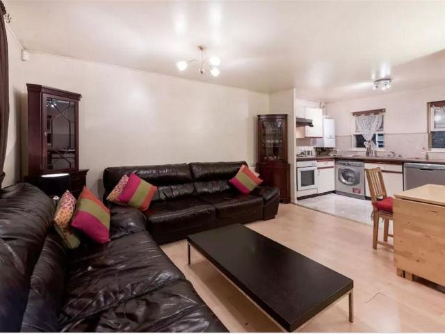 House for rent in London Borough of Ealing, Greater London