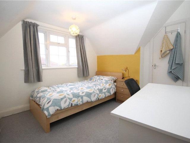 Room for rent in Woodbridge Hill, Westborough