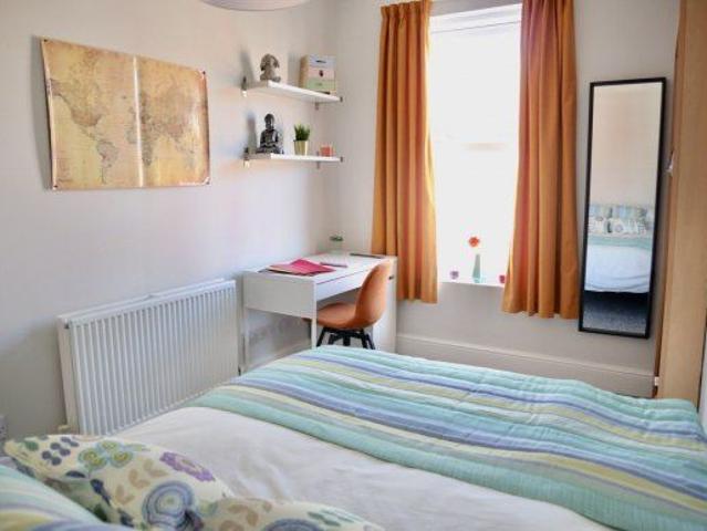 House for rent in Calderstones