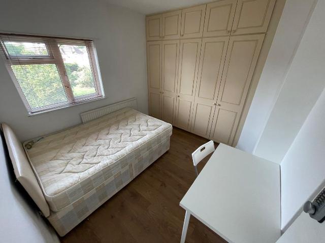 Room for rent in Hendon Central, Greater London