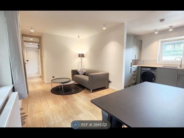 Apartment for rent in Norbiton, Greater London