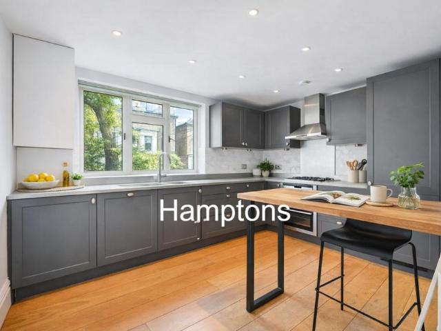 Apartment for rent in Maida Hill, Greater London