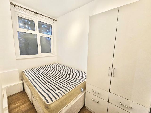 Apartment for rent in Aldrington Estate, Greater London