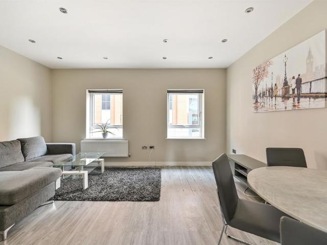 Apartment for rent in Reading