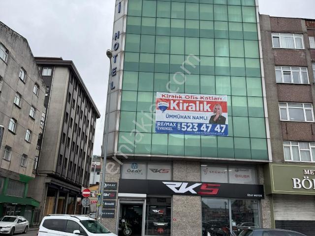 Ümraniye, İstanbul içerisinde kiralık Bina