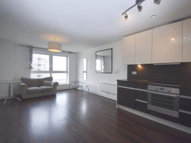 Apartment for rent in Riverdene, Priest Down