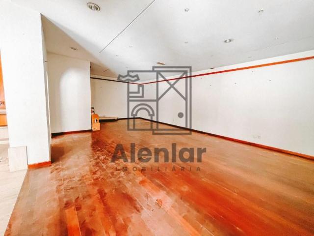 Loja alugar em Alenquer (Santo Estêvão e Triana), Alenquer