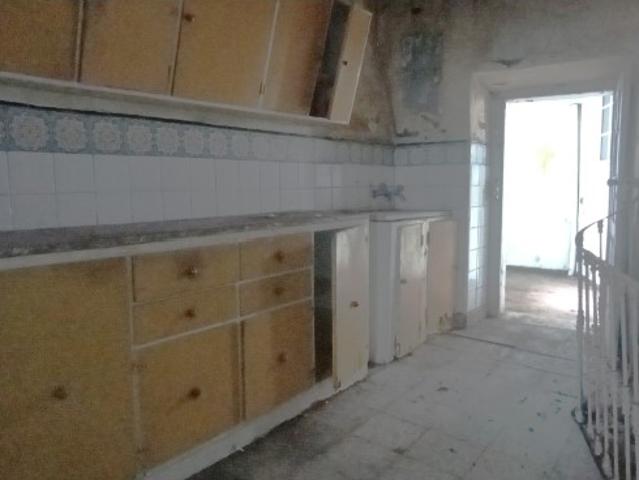 Prédio venda em Alenquer (Santo Estêvão e Triana), Alenquer