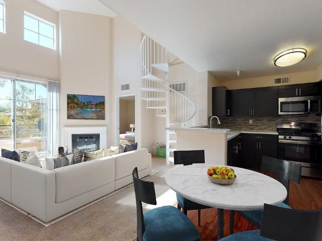 Apartment for rent in Canoga Park, California