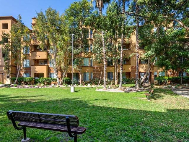 Apartment for rent in Canoga Park, California
