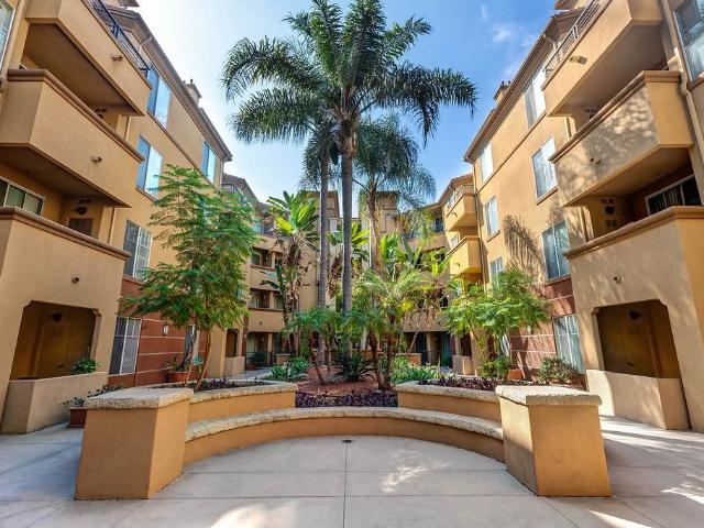 Apartment for rent in Canoga Park, California