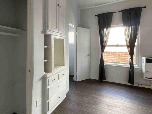 Apartment for rent in Canoga Park, California