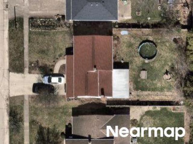 House for sale in Elyria