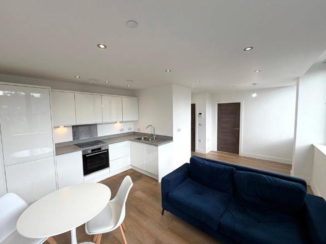 Apartment for rent in Gorse Hill, Trafford Park