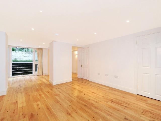 Apartment for rent in Kensal Town, Bayswater