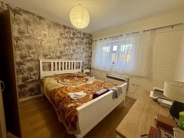 Apartment for rent in Lane, Greater London