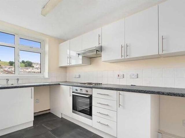 House for rent in Follaton, Strode