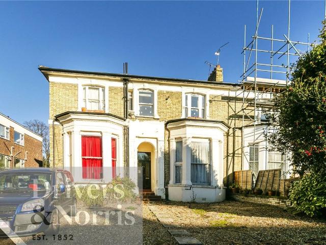 Apartment for rent in Woodside Park, Greater London