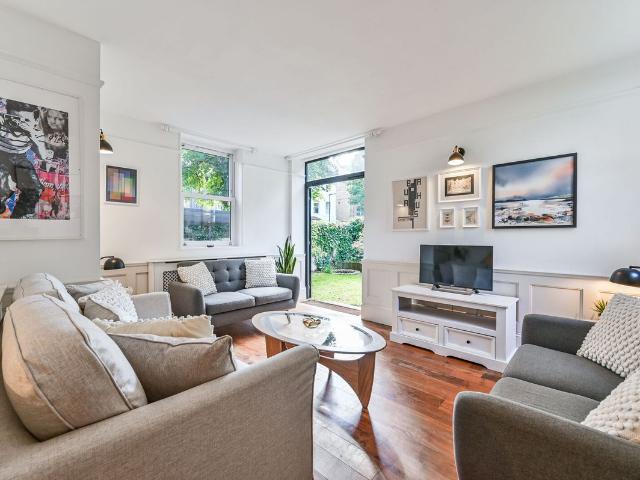 House for rent in Brownswood Park, Greater London