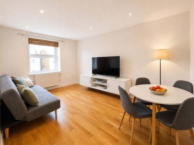 Apartment for rent in Brownswood Park, Stoke Newington