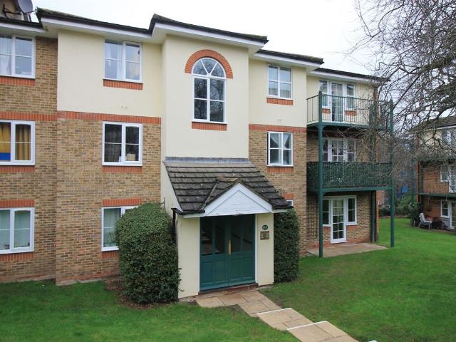 Apartment for rent in Daws Hill, Cressex