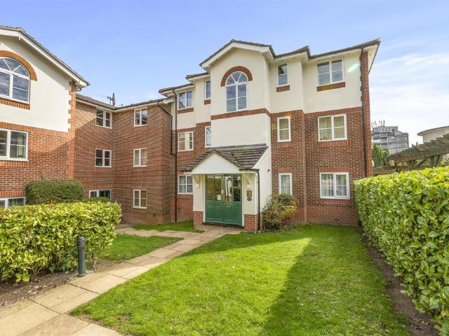 Apartment for rent in High Wycombe Community Board, High Wycombe