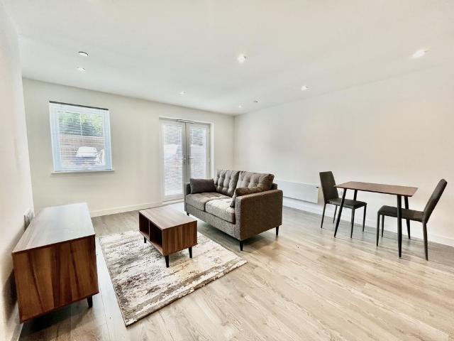 Apartment for rent in Hyde Park, West Yorkshire
