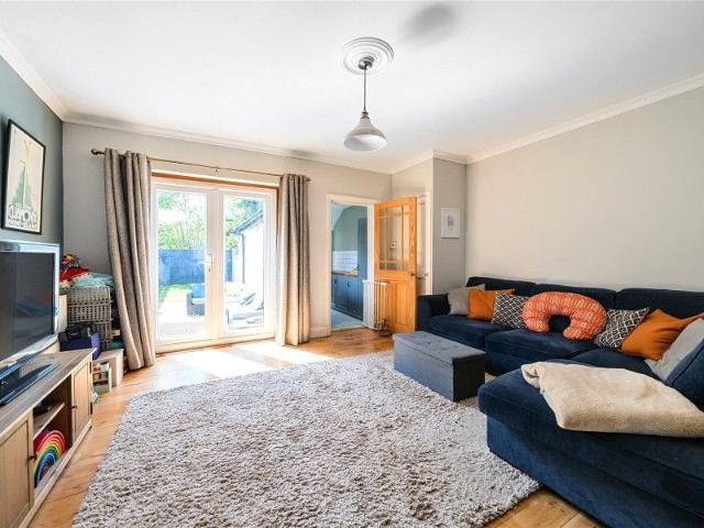 House for rent in Row Town, Surrey