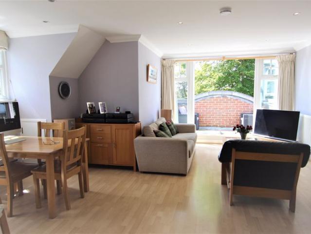 Apartment for rent in Epsom, Surrey