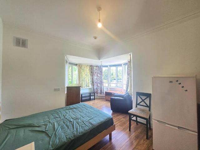 House for rent in South Farnborough, Rushmoor