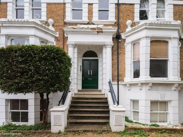 Apartment for rent in Norbiton, Greater London