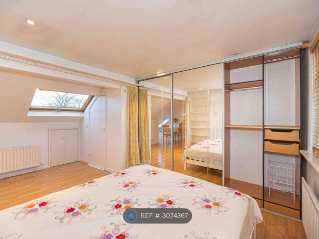 Studio for rent in London Borough of Merton, Greater London