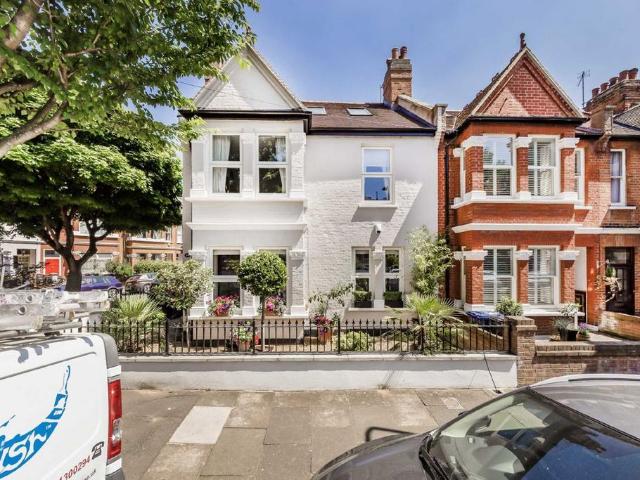 House for rent in London Borough of Ealing, Greater London