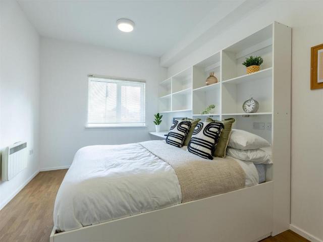 Apartment for rent in Lipson Vale, Mount Wise