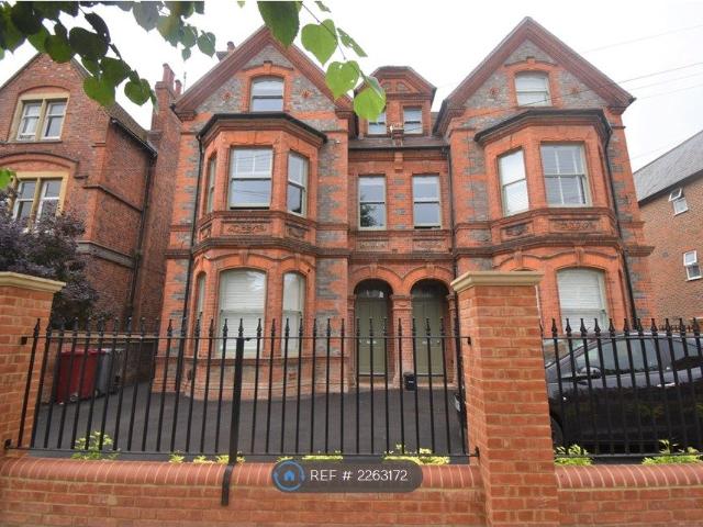 House for rent in Newtown, Reading