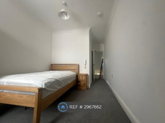 Room for rent in Sheerness, Oad Street