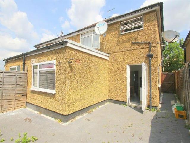Apartment for rent in Slough