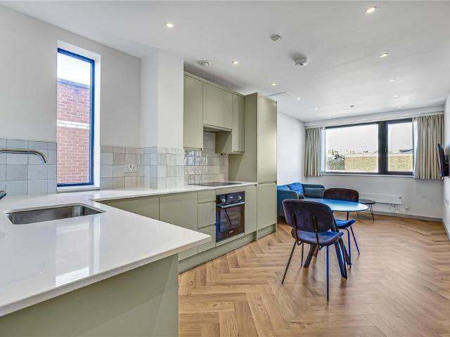 Apartment for rent in London Borough of Merton, Greater London