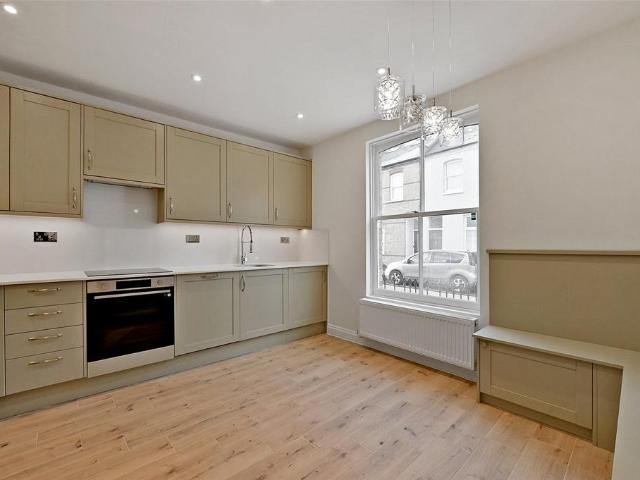 House for rent in Clewer Village, Windsor